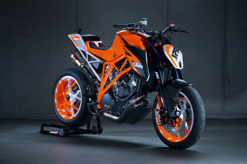 Nouveauté 2013 Prototype-ktm-super-duke-1290_hd