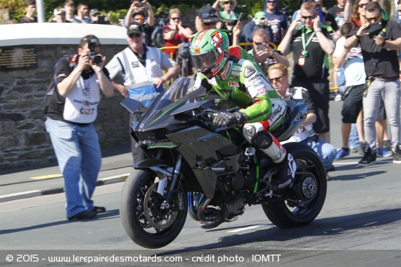 kawasaki h2 - Page 8 Tourist-trophy-kawasaki-h2r-james-hillier-depart