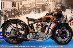 [TOPIC UNIQUE] Histoire des constructeurs motos - Page 4 Dollar-salon-moto-legende