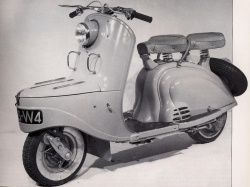 [TOPIC UNIQUE] Histoire des constructeurs motos Histoire-constructeur-peugeot-scooter