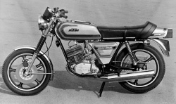 [TOPIC UNIQUE] Histoire des constructeurs motos Ktm-comet-125-rs