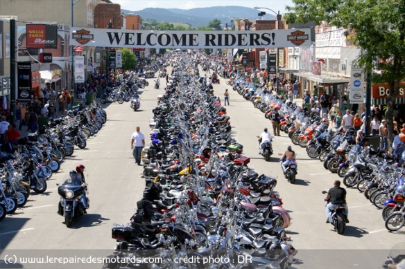 STREET VIEW : le jeu ! - Page 12 Sturgis-motorcycle-rally-main-street