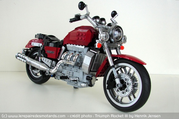 Les motos miniatures Lego-triumph-rocket-iii