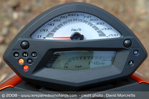 (essai net) kawa er6 model 2009 Kawasaki-er-6n-compteur