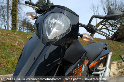 [Essai net] ktm 690 sm Ktm-690-sm-av