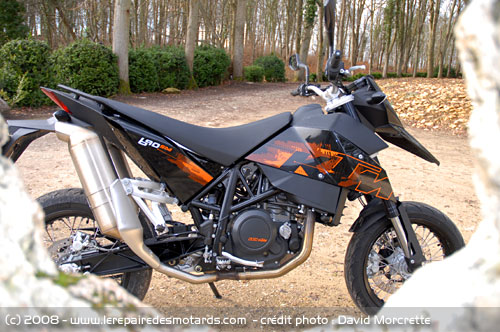 [Essai net] ktm 690 sm Ktm-690-sm-cote