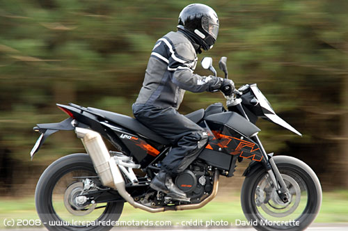 [Essai net] ktm 690 sm Ktm-690-sm-dynamique