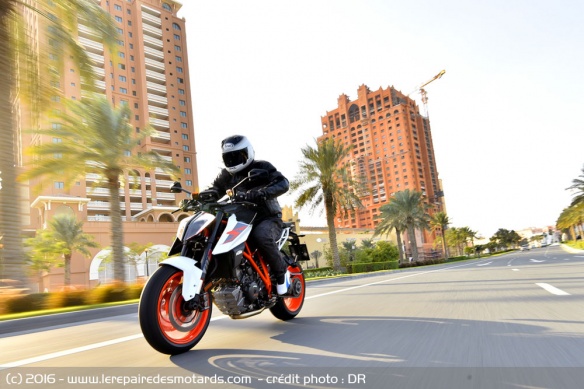 KTM 1290 Super Duke R (2017) Ktm-1290-super-duke-r-2017-ville