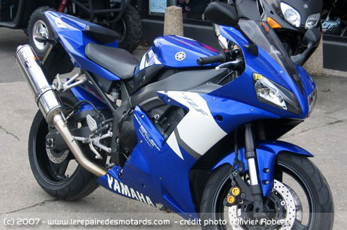 [Essai net] yamaha R1 Yamaha-r1-bleue