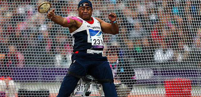 Le saviez-vous ? En 2007, un soldat de l’armée britannique a été déclaré mort. En 2012, il a participé aux Jeux paralympiques ! Derek-soldat