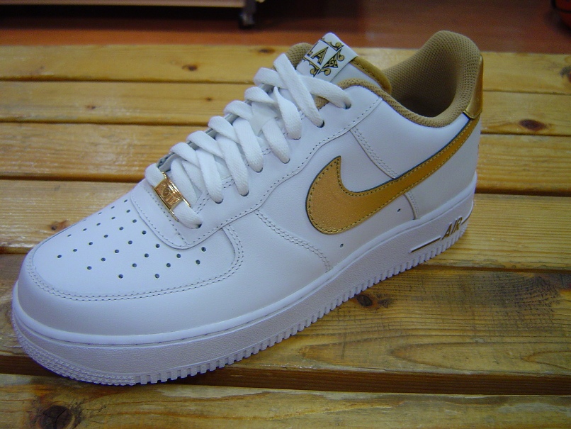 أحدث صيحة Nike-air-force-1-all-star-la-hollywood