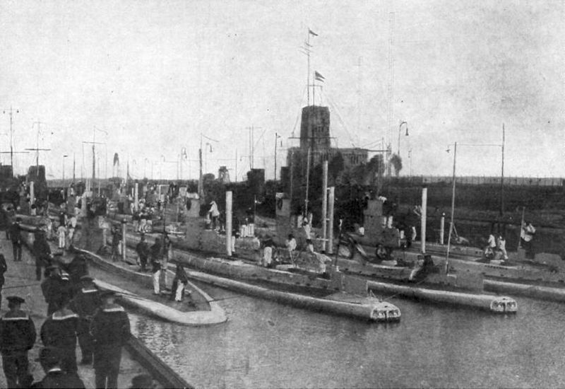 éphémérides du 6 août 2015 U-boats_at_Wilhemshaven42