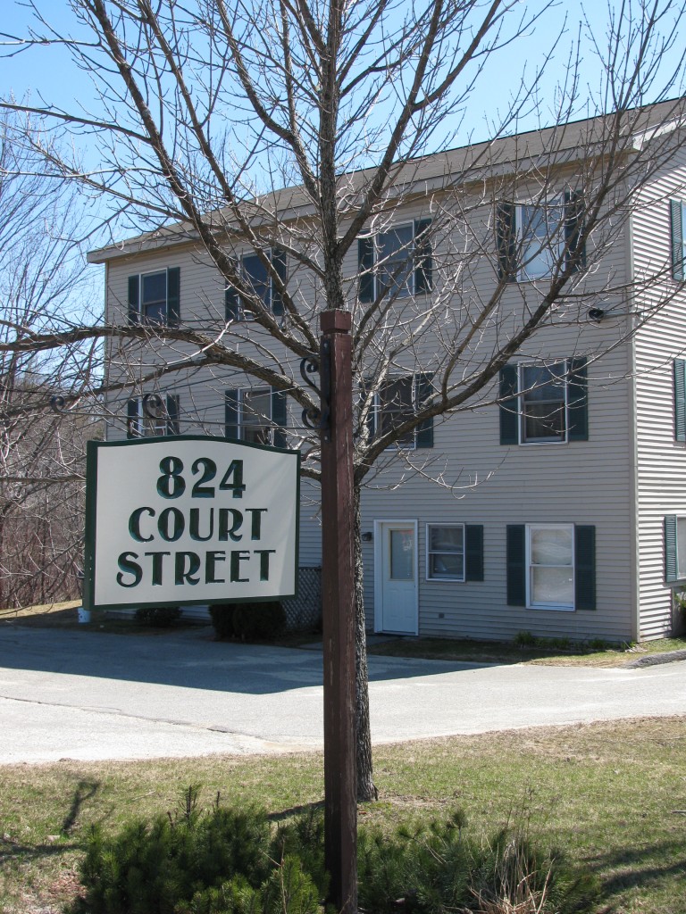 De 500 a 0 - Page 13 824-court-street-sign-2-768x1024