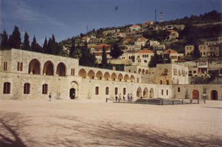 آثار لبنانية  تعود إلى آلاف و مئات السنين... Lebanon_beitedine3