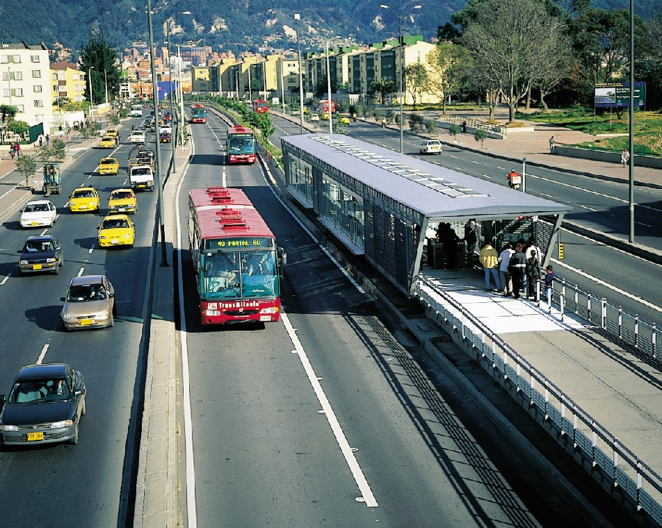 Public Transport and Traffic Bog-bus-transmilenio-bus-passing-stn-pax-ohd-20081200x_Absolut-Colombia