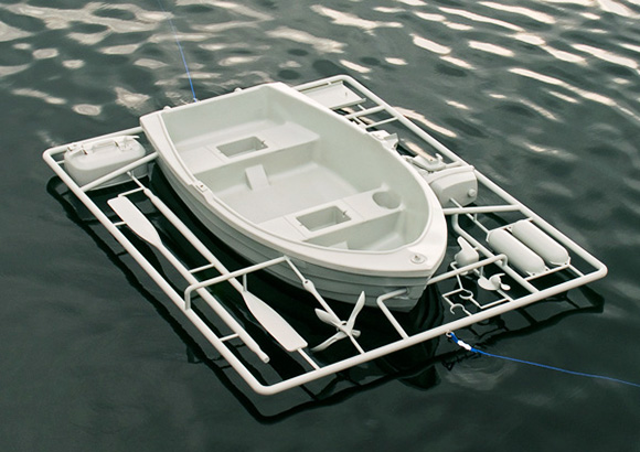 اخترعات 2010 LifeSize-Boat-Model-Kit_1
