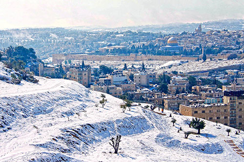 الثلوج تغطي مدينة القدس، اشهر مدن العالم 0