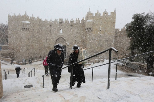 الثلوج تغطي مدينة القدس، اشهر مدن العالم 09