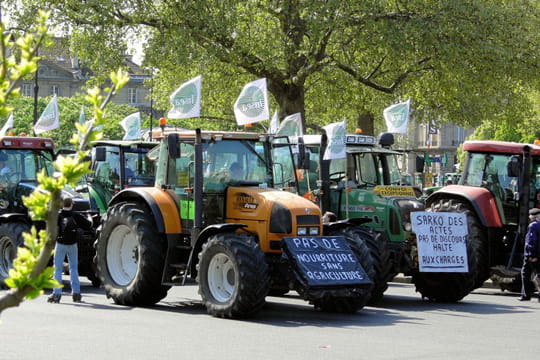 Petit Bilan après 2 mois de jeux.. Manifestation-agriculteurs-a-paris-589722