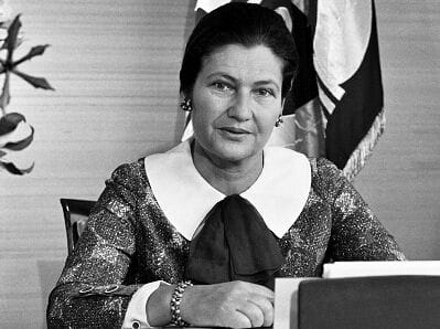 Raquel Villagarcía visita el Parlamento Europeo.  Simone-veil-539457