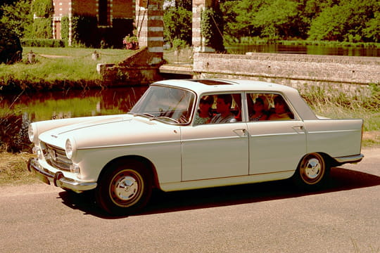 Sacré anniversaire 200 ans de Peugeot 404-681814