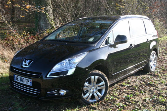 Sacré anniversaire 200 ans de Peugeot 5008-681036