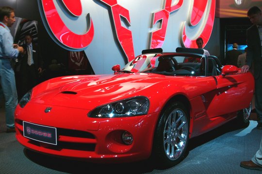 Maina ir stotel mainai stovti 2-dodge-viper