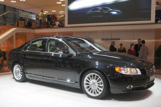 مجموعة من أجمل السيارات 8-S80-Volvo