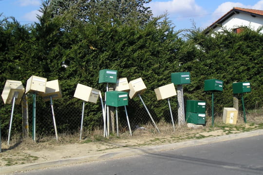  Insolite & Bêtisiers : Boîtes aux lettres amusantes Laquelle-est-mienne-481082