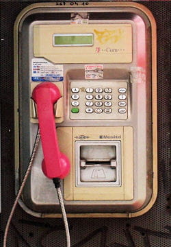 Insolite & Bêtisiers : Téléphones insolites Telephone-rose-858926