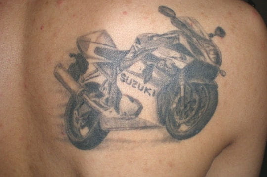 tatouages motos  voitures   Une-moto-305934