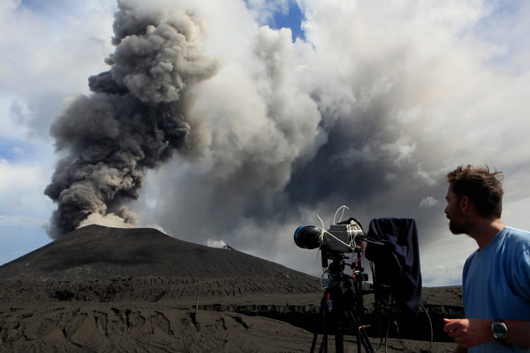 La lave, un terrain pas si stérile!! L-eruption-rabaul-1264673