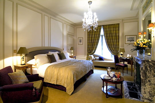 Villas de john Cena Royal-monceau-chambre-de-luxe-paris-magazine-307565