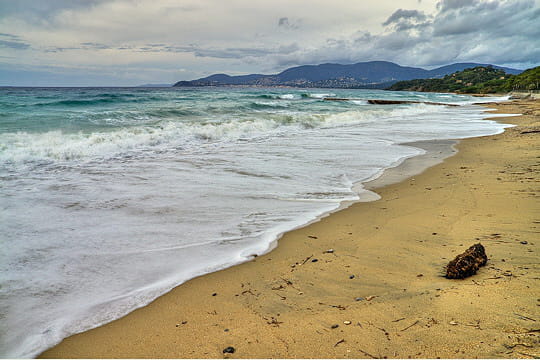 Photo Numérique & Retouche : Photos HDR Nuages-vagues-a-saint-tropez-534242