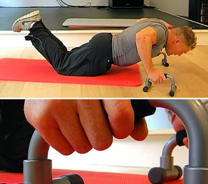  صور تمارين رياضية لتقوية عضلات الصدر وشرح كيفية ممارستها Poignees-sont-utiles-augmenter-l-amplitude-pompes-499569