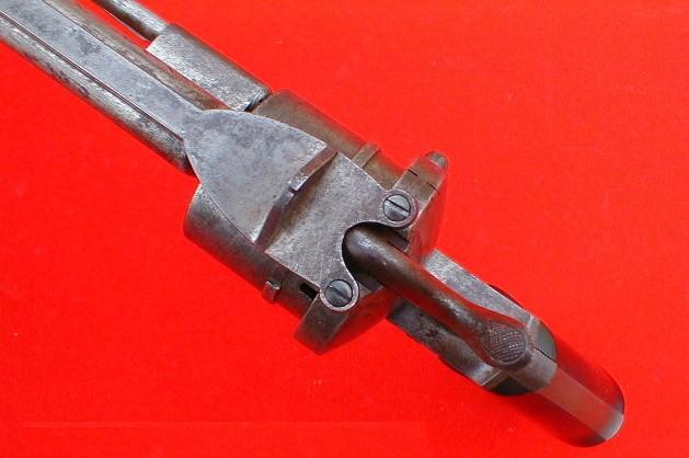 Carcasse fermée ? Inconnu%20revolver%20lefaucheux%20ferme%20autor%20collectiblefirearms-02