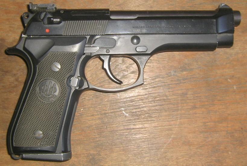 Création d'une Arme - Page 12 Beretta%2092fs%20bruno%20m-02