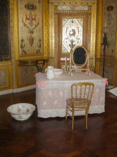 Expo : Napoléon III et Eugénie reçoivent à Fontainebleau - Page 3 Fontainebleau-51%20(Salle%20de%20bains%20Imperatrice%20Eugenie%20-%20Empress%20Eugenie%27s%20bathroom)
