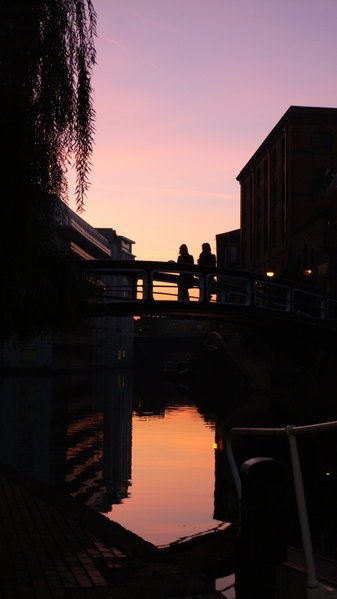 Camden lock Normal_337px-Regents_Canal_Sunset_Camden_Lock