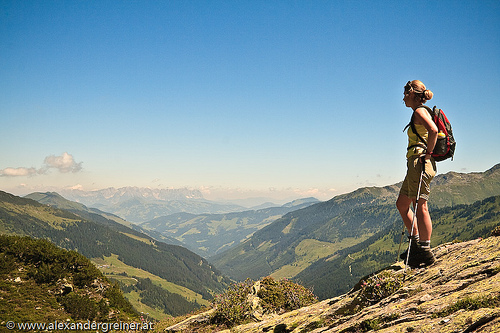 اطلبـ صورة من اللي  بعدكــ ^_^ Girl-on-a-Mountain