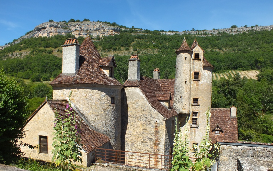 Château 2 de Martine 28 novembre trouvé par Jovany 011-004-autoire-chateau-limargue-post-01b