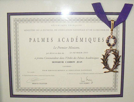 [Jeu] Association d'images - Page 9 Palmes-academiques