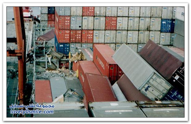 صور حوادث السفن والبواخر الكبيره Freighters-accidents-23