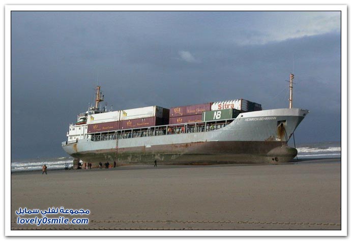 صور حوادث السفن والبواخر الكبيره Freighters-accidents-24