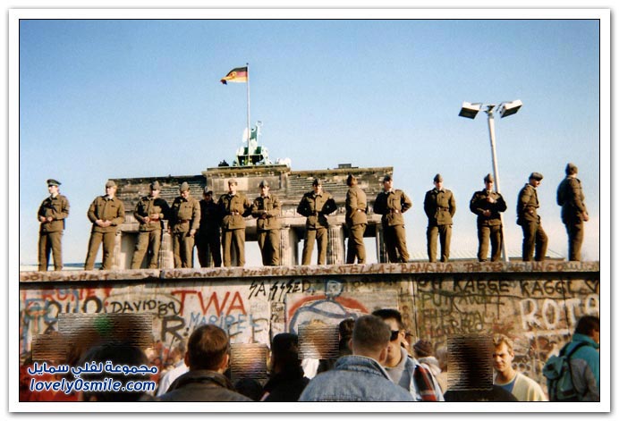 صور نادرة قبل إزالة جدار برلين After-20-years-Berlin-Wall-033