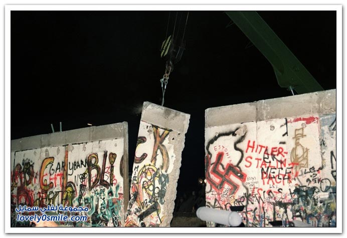 صور نادرة قبل إزالة جدار برلين After-20-years-Berlin-Wall-038