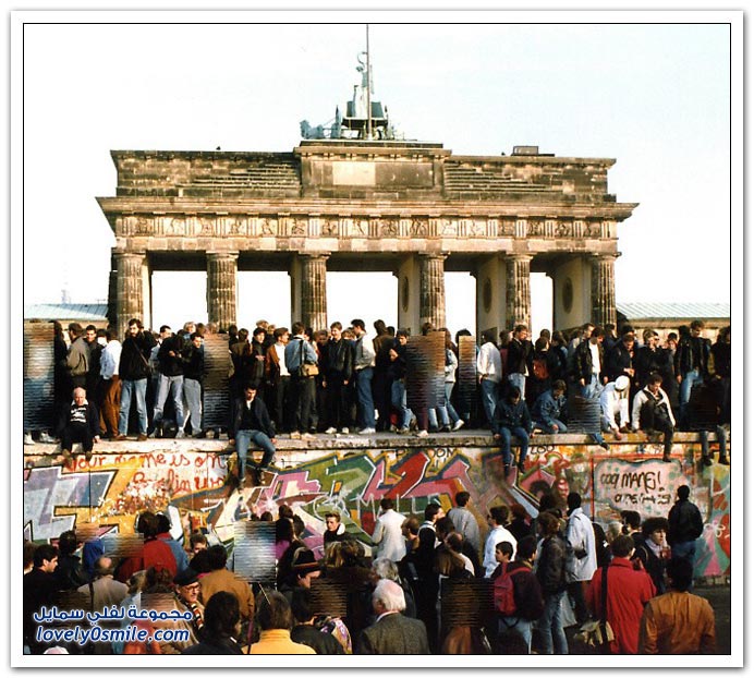 صور نادرة قبل إزالة جدار برلين After-20-years-Berlin-Wall-050