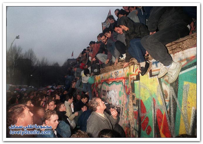 صور نادرة قبل إزالة جدار برلين After-20-years-Berlin-Wall-055