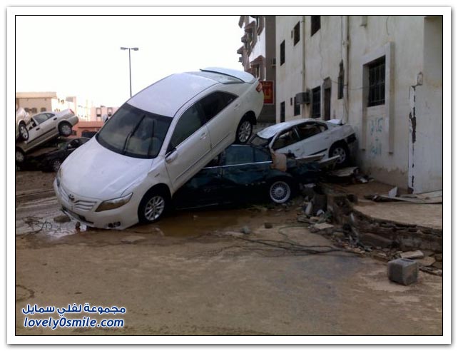 حصريا صوروفيديو الإعصار الذي أصاب جدة دمار شامل(يارب احفظنا) Jeddah-11-2009-62