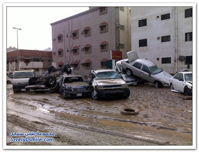 حصريا صوروفيديو الإعصار الذي أصاب جدة دمار شامل(يارب احفظنا) Jeddah-11-2009-64